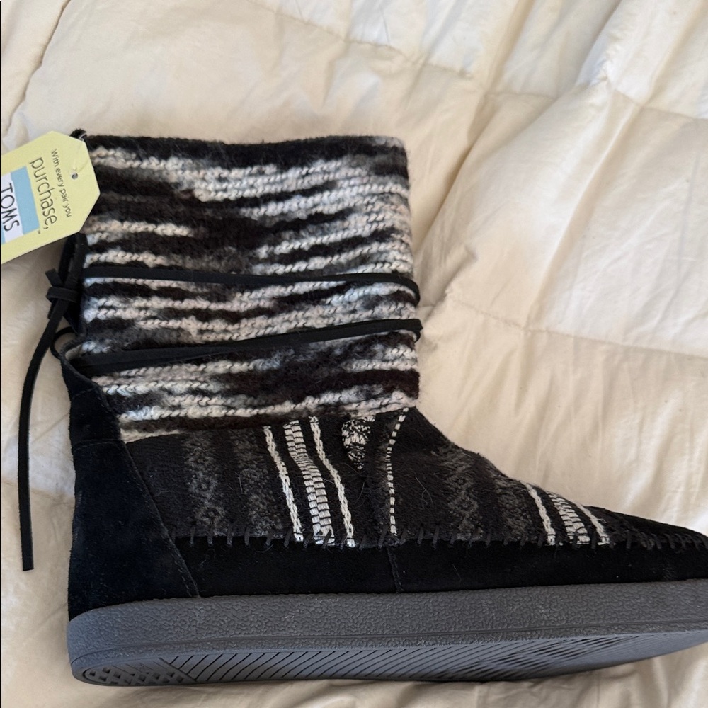 Toms Black and Gray Winter Boots